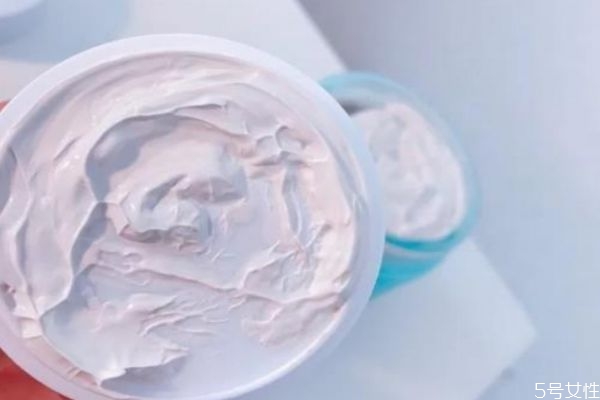 泥膜用完可以用面膜嗎 泥膜用完用補(bǔ)水面膜嗎 泥膜用完可以用面膜嗎 泥膜用完用補(bǔ)水面膜嗎