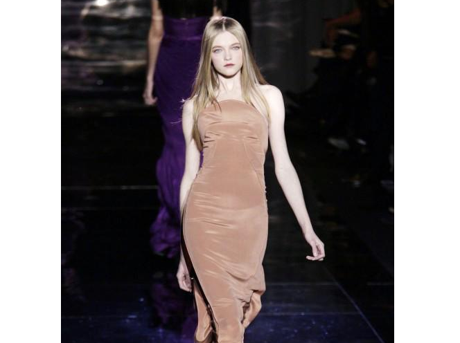 為什么超模大多是平胸 超模臉是什么臉型 為什么超模大多是平胸 超模臉是什么臉型