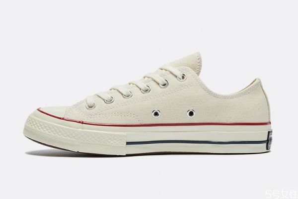 匡威鞋底發(fā)黃是不是假的 匡威鞋子發(fā)黃怎么去除 匡威鞋底發(fā)黃是不是假的 匡威鞋子發(fā)黃怎么去除