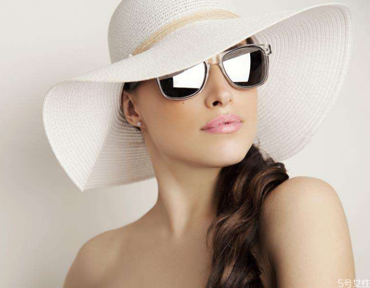 戴帽子怎么不壓劉海 齊劉海怎么戴鴨舌帽 戴帽子怎么不壓劉海 齊劉海怎么戴鴨舌帽