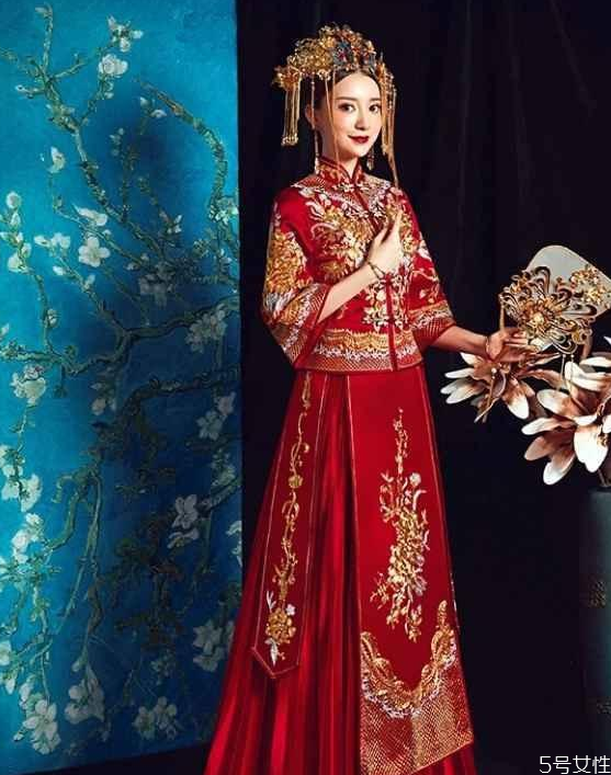 冬天的旗袍有哪些款式 冬天旗袍的三種搭配 冬天的旗袍有哪些款式 冬天旗袍的三種搭配