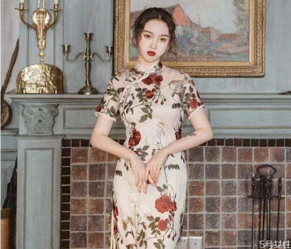 旗袍可以穿著上班嗎 日常穿旗袍的注意事項(xiàng) 旗袍可以穿著上班嗎 日常穿旗袍的注意事項(xiàng)