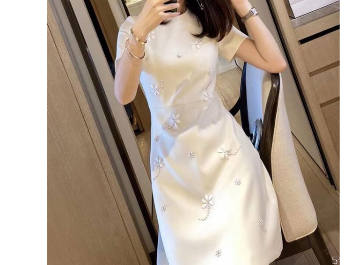 傳統(tǒng)旗袍和改良旗袍哪個(gè)好 傳統(tǒng)旗袍和改良旗袍的區(qū)別 傳統(tǒng)旗袍和改良旗袍哪個(gè)好 傳統(tǒng)旗袍和改良旗袍的區(qū)別