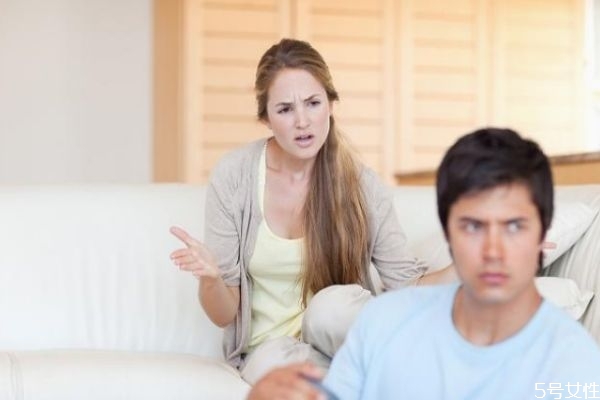 男人越喜歡你越不主動 男生在等你主動的表現(xiàn) 男人越喜歡你越不主動 男生在等你主動的表現(xiàn)