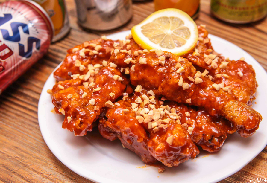 韓式炸雞琥珀醬什么味道 韓式炸雞琥珀醬和甜辣醬區(qū)別 韓式炸雞琥珀醬什么味道 韓式炸雞琥珀醬和甜辣醬區(qū)別