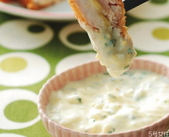 塔塔醬是什么做的 塔塔醬是什么味道 塔塔醬是什么做的 塔塔醬是什么味道