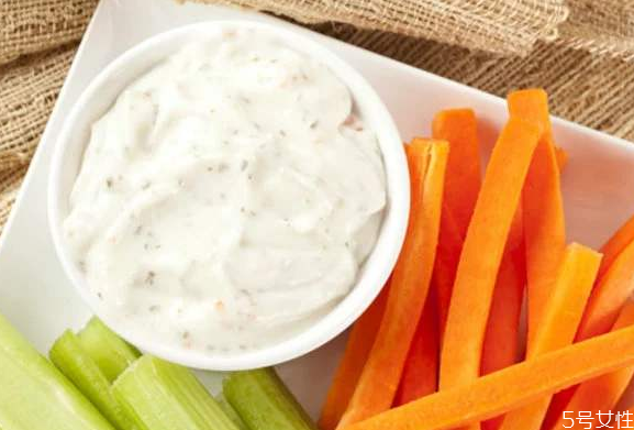 塔塔醬是什么做的 塔塔醬是什么味道 塔塔醬是什么做的 塔塔醬是什么味道