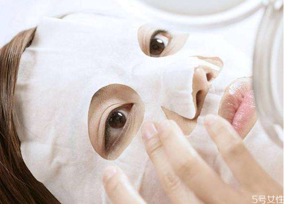妝前需不需要敷面膜 敷完面膜后多久上妝好 妝前需不需要敷面膜 敷完面膜后多久上妝好