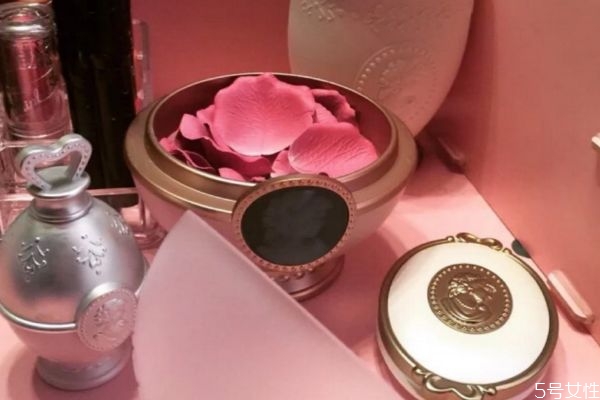 腮紅4年了還能用嗎 如何判斷腮紅過期 腮紅4年了還能用嗎 如何判斷腮紅過期