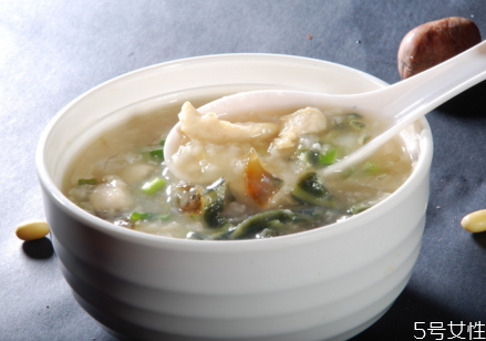 皮蛋瘦肉粥是發(fā)物嗎 手術(shù)后可以吃皮蛋瘦肉粥嗎 皮蛋瘦肉粥是發(fā)物嗎 手術(shù)后可以吃皮蛋瘦肉粥嗎