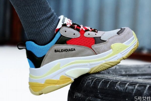 老爹鞋怎么搭好看 老爹鞋好看的搭配 老爹鞋怎么搭好看 老爹鞋好看的搭配