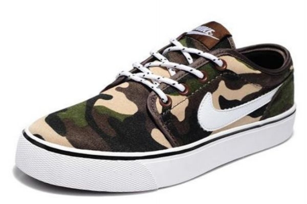 板鞋會越穿越大嗎 板鞋穿大點(diǎn)好還是剛好 板鞋會越穿越大嗎 板鞋穿大點(diǎn)好還是剛好