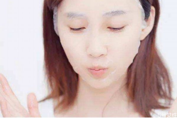 敷面膜的最佳時(shí)間是晚上還是白天 這些時(shí)間不適合敷面膜 敷面膜的最佳時(shí)間是晚上還是白天 這些時(shí)間不適合敷面膜