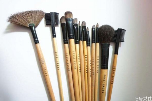 芭比波朗刷子好用嗎 芭比波朗刷子的毛是什么毛 芭比波朗刷子好用嗎 芭比波朗刷子的毛是什么毛