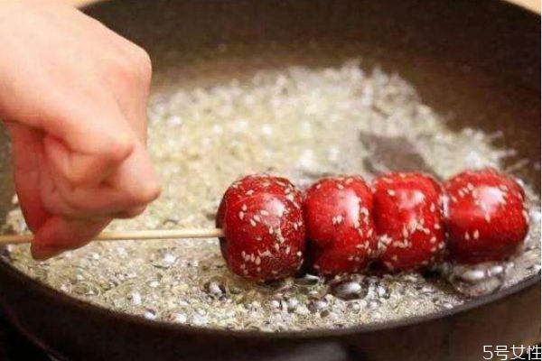 冰糖葫蘆的糖怎么熬 冰糖葫蘆制作方法 冰糖葫蘆的糖怎么熬 冰糖葫蘆制作方法