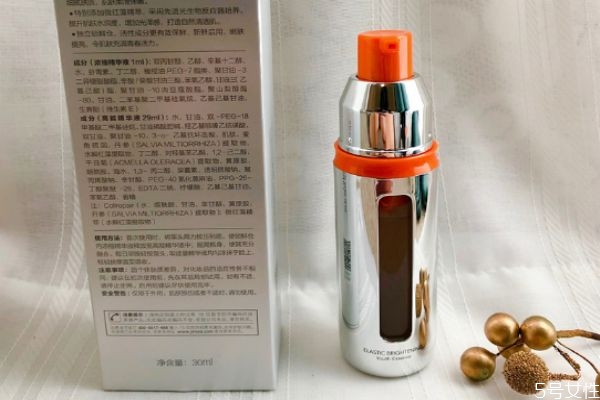 精華液和肌底液哪個先用 肌底液和精華是不是一樣的 精華液和肌底液哪個先用 肌底液和精華是不是一樣的