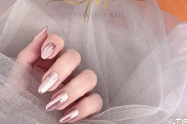 貼甲片多久就應該卸掉 全貼甲片要不要打磨 貼甲片多久就應該卸掉 全貼甲片要不要打磨