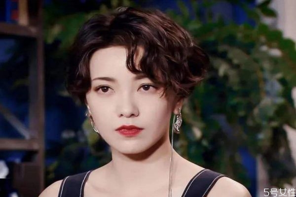 什么人適合港風(fēng)妝容 港味復(fù)古風(fēng)妝容教程 什么人適合港風(fēng)妝容 港味復(fù)古風(fēng)妝容教程