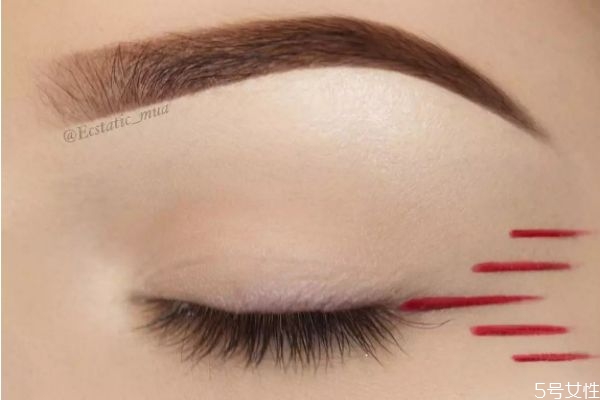 好看的創(chuàng)意妝容怎么畫 簡單又好看的創(chuàng)意妝 好看的創(chuàng)意妝容怎么畫 簡單又好看的創(chuàng)意妝