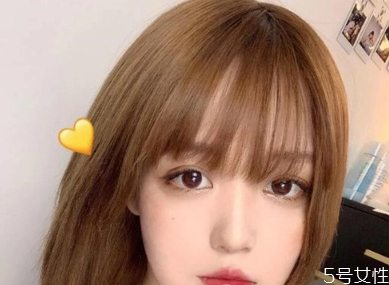 劉海老是油是怎么回事 防止劉海出油小竅門 劉海老是油是怎么回事 防止劉海出油小竅門