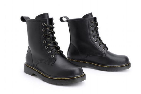 馬丁靴里面掉色正常嗎 馬丁靴里面掉色還能穿嗎 馬丁靴里面掉色正常嗎 馬丁靴里面掉色還能穿嗎