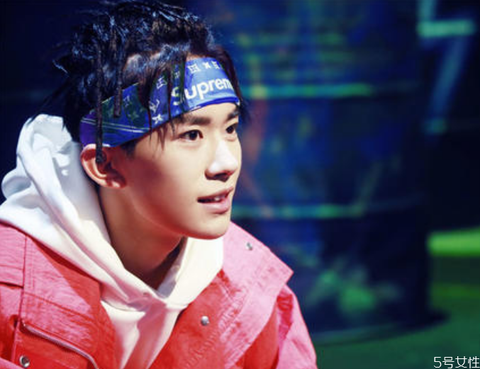 嘻哈為什么要戴頭巾 嘻哈頭巾的戴法 嘻哈為什么要戴頭巾 嘻哈頭巾的戴法