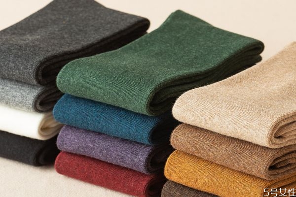 長(zhǎng)筒襪配什么鞋好看 長(zhǎng)筒襪怎么搭配 長(zhǎng)筒襪配什么鞋好看 長(zhǎng)筒襪怎么搭配