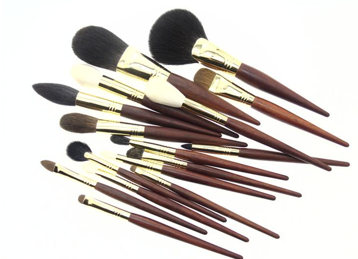 琴制化妝刷哪個系列好 琴制化妝刷什么價位 琴制化妝刷哪個系列好 琴制化妝刷什么價位