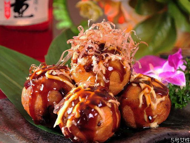 章魚小丸子面糊怎么調(diào) 章魚小丸子的做法 章魚小丸子面糊怎么調(diào) 章魚小丸子的做法