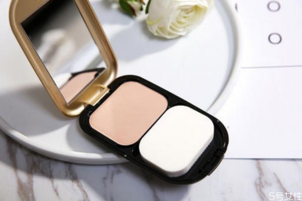 膚色不均用什么粉餅好 粉餅顏色深了怎么辦 膚色不均用什么粉餅好 粉餅顏色深了怎么辦