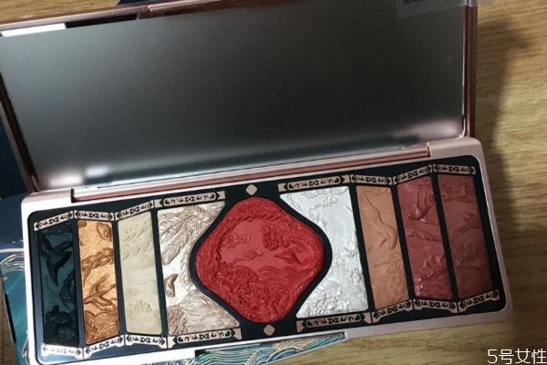 花西子眼影盤(pán)有哪些色號(hào) 花西子眼影盤(pán)使用心得 花西子眼影盤(pán)有哪些色號(hào) 花西子眼影盤(pán)使用心得