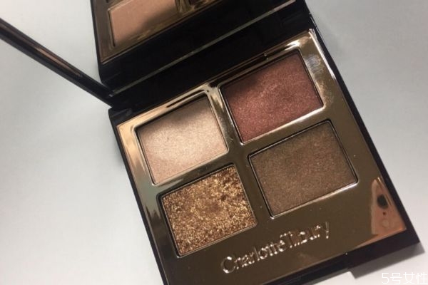 眼影過期了再用會(huì)有什么后果 眼影過期了是什么樣子 眼影過期了再用會(huì)有什么后果 眼影過期了是什么樣子