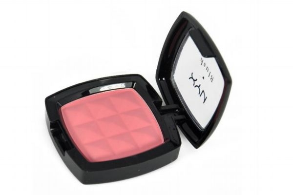 可以只畫腮紅不畫眼影嗎 眼影畫腮紅的步驟 可以只畫腮紅不畫眼影嗎 眼影畫腮紅的步驟