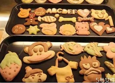 烤餅干用什么面粉 烤餅干可以用高筋面粉嗎 烤餅干用什么面粉 烤餅干可以用高筋面粉嗎