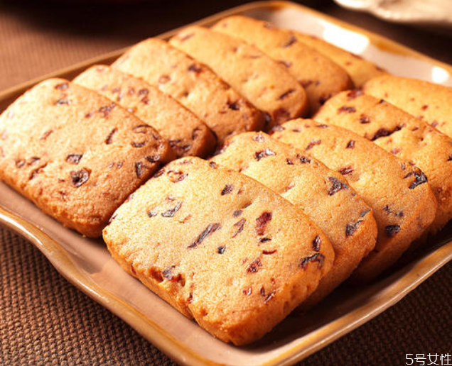 烤餅干沒(méi)有油紙可以用什么代替 烤餅干直接放烤盤上嗎 烤餅干沒(méi)有油紙可以用什么代替 烤餅干直接放烤盤上嗎