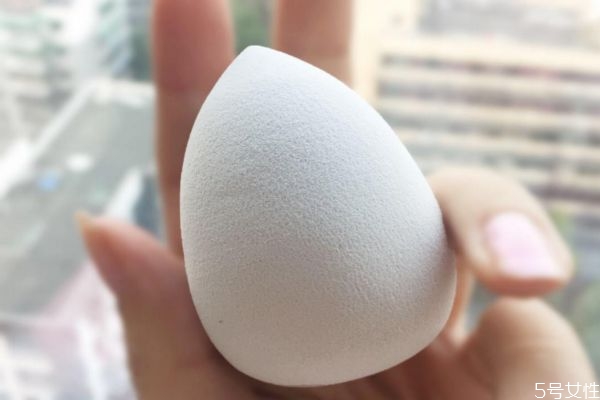 美妝蛋可以涂水乳嗎 美妝蛋可以給別人用嗎 美妝蛋可以涂水乳嗎 美妝蛋可以給別人用嗎