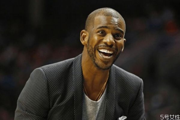 魚尾紋和笑紋的區(qū)別 去除魚尾紋和笑紋的方法 魚尾紋和笑紋的區(qū)別 去除魚尾紋和笑紋的方法