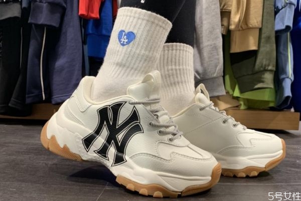 mlb的老爹鞋怎么樣 mlb老爹鞋鞋底硬嗎 mlb的老爹鞋怎么樣 mlb老爹鞋鞋底硬嗎