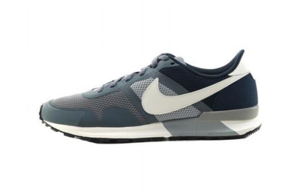 運(yùn)動鞋的舌頭偏離了該怎么辦 運(yùn)動鞋鞋舌頭老是歪