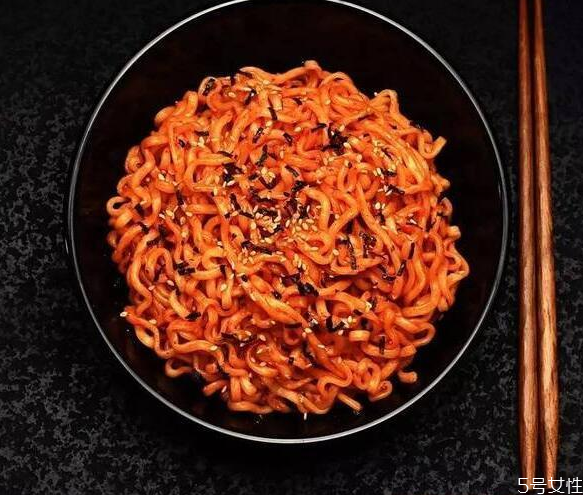 火雞面是干拌還是湯面 火雞面能帶湯吃嗎 火雞面是干拌還是湯面 火雞面能帶湯吃嗎