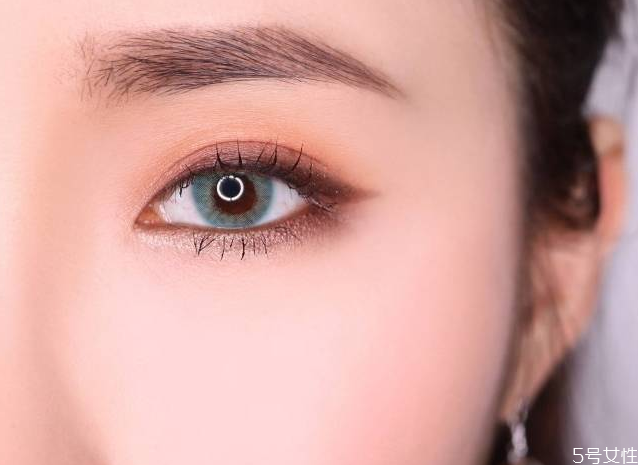 染發(fā)要不要染眉 染眉膠有什么危害 染發(fā)要不要染眉 染眉膠有什么危害