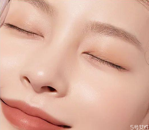 染發(fā)膏可以漂眉毛嗎 為什么染發(fā)膏不能染眉毛 染發(fā)膏可以漂眉毛嗎 為什么染發(fā)膏不能染眉毛