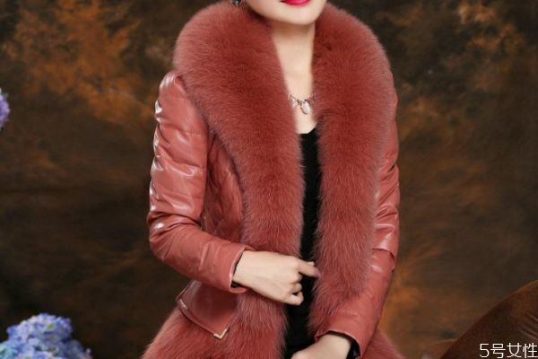 綿羊皮羽絨服有油怎么辦 綿羊皮羽絨服怎么保養(yǎng) 綿羊皮羽絨服有油怎么辦 綿羊皮羽絨服怎么保養(yǎng)