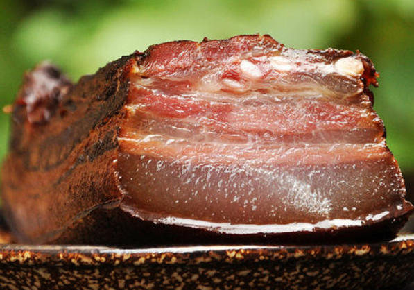熏臘肉用什么樹枝最香 熏臘肉的腌制方法 熏臘肉用什么樹枝最香 熏臘肉的腌制方法