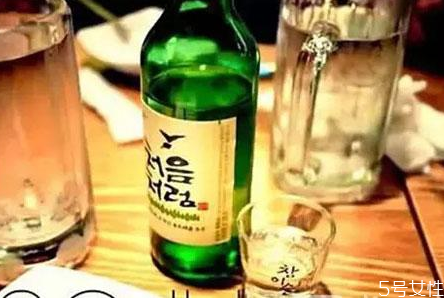 真露燒酒兌什么好喝 真露為什么后勁大 真露燒酒兌什么好喝 真露為什么后勁大