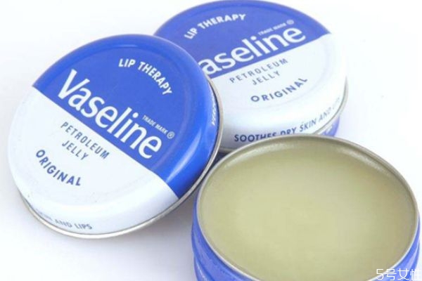 凡士林涂完身體后很油怎么辦 凡士林如何乳化 凡士林涂完身體后很油怎么辦 凡士林如何乳化