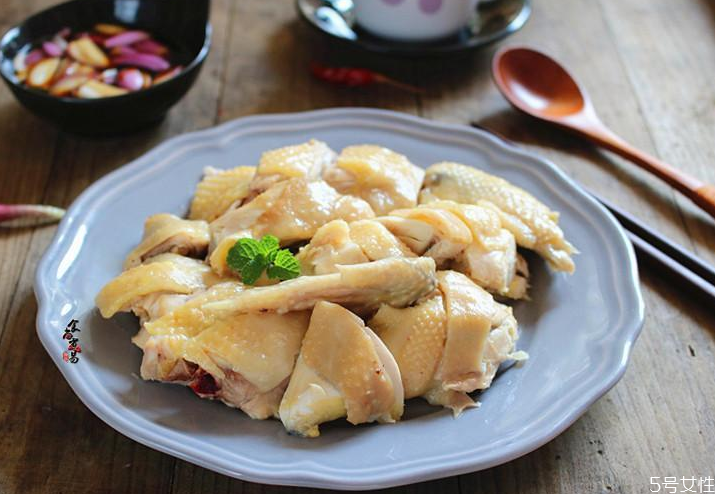 白切雞制作方法 白切雞竅門(mén)
