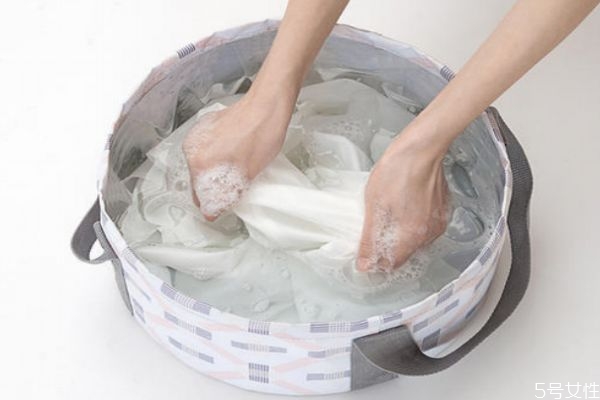 衣服柴油該怎么樣洗掉 衣服柴油去味小竅門(mén)