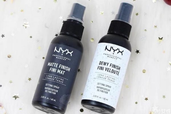 定妝噴霧哪個牌子好用持久 定妝噴霧可以噴在粉底液上嗎 定妝噴霧哪個牌子好用持久 定妝噴霧可以噴在粉底液上嗎
