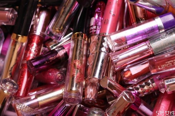 為什么沒(méi)人擺地?cái)傎u化妝品 夜市賣化妝品怎么樣 為什么沒(méi)人擺地?cái)傎u化妝品 夜市賣化妝品怎么樣